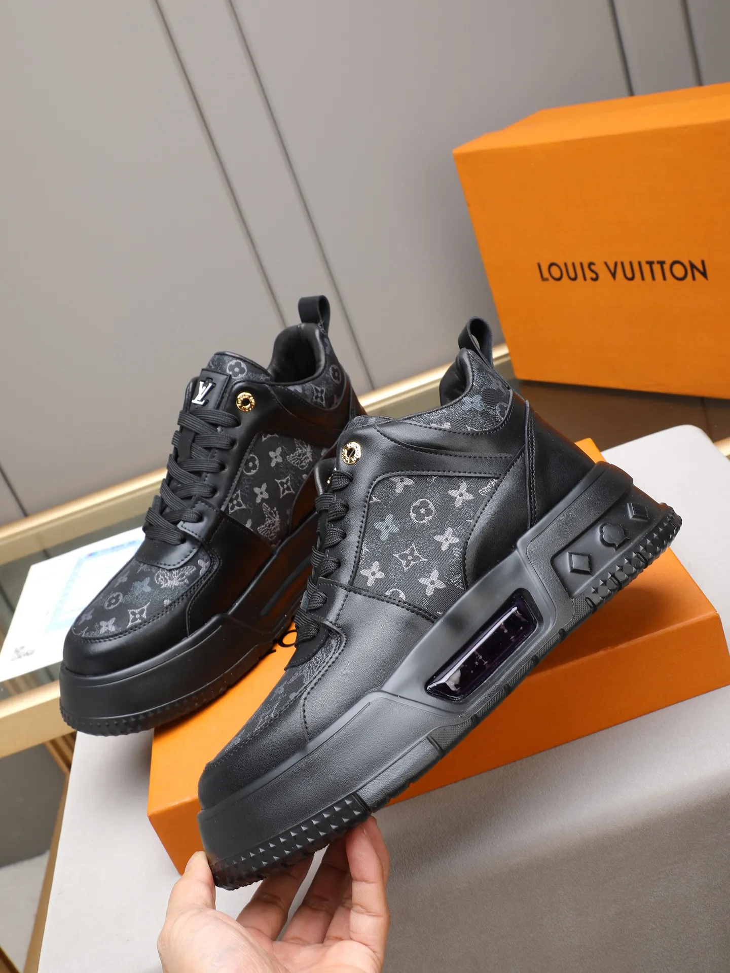 PP460 High Top Men's [LV] Autumn and winter high top classic hot style💝 👣👣Perfect last shape, beautiful design style 💋 💋This winter is no longer cold😢😢Cow leather➕LV special material➕Breathable sheep lining➕Non-slip and wear-resistant foam air cushion outsole🎩A must-have for fashionable men❗Number: 38-44 (45 custom-made) The real thing looks better🎬The real thing looks better👅, 5 colors to choose from